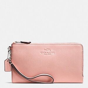 💥Beautiful Coach Blush Wristlet/Wallet